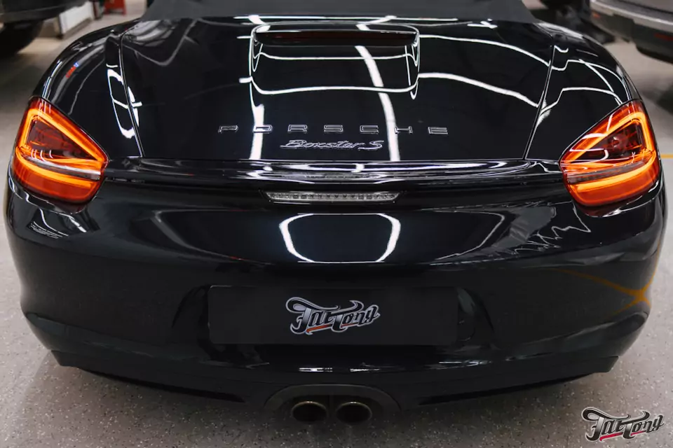 Улучшили Porsche Boxster S: восстановили кузов, добавили акцент в виде цветных ремней безопасности — и снова на дороге в идеальной форме!